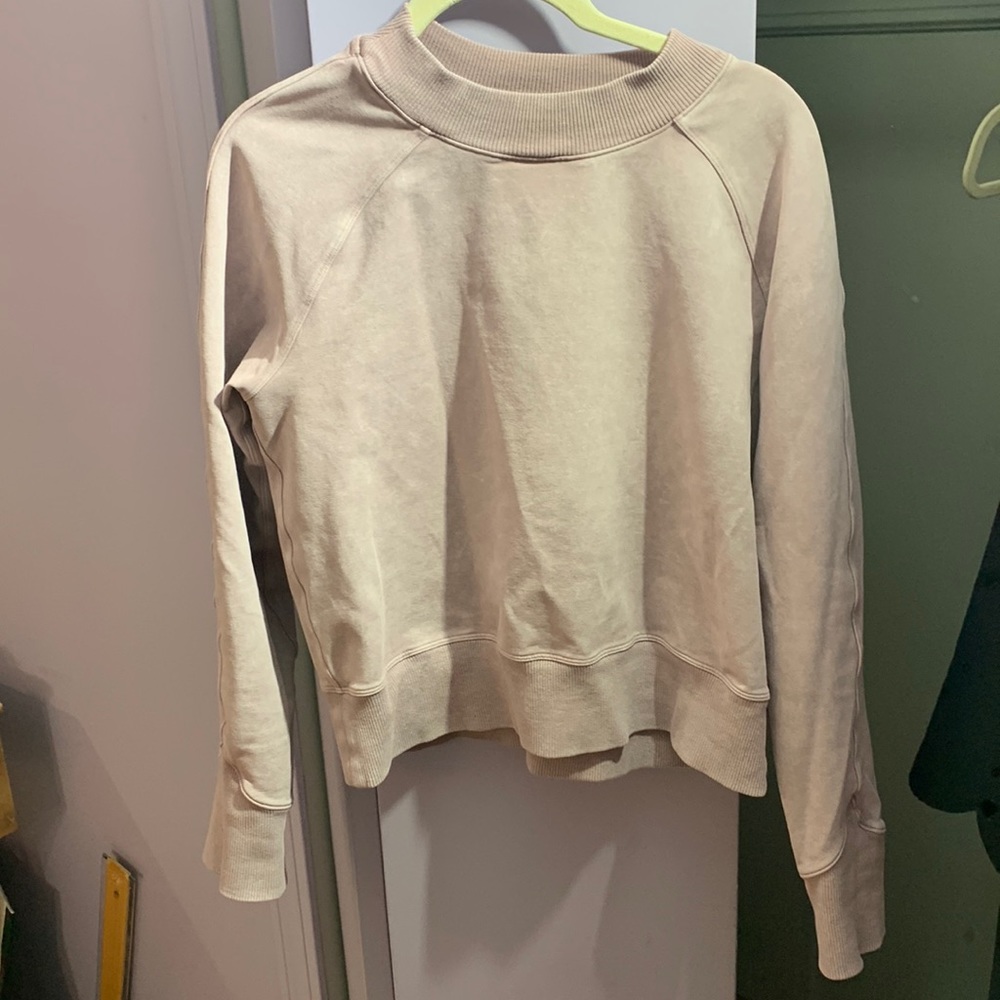 Lululemon sweatshirt size 4